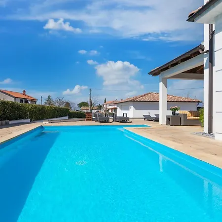 El Villa *